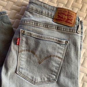 Levi’s 711